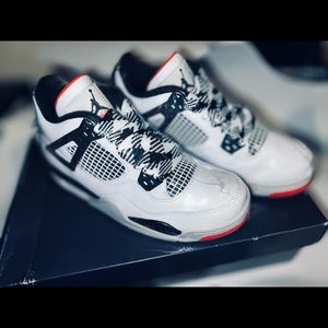 Nike Jordan 4 Pale Citron size 6